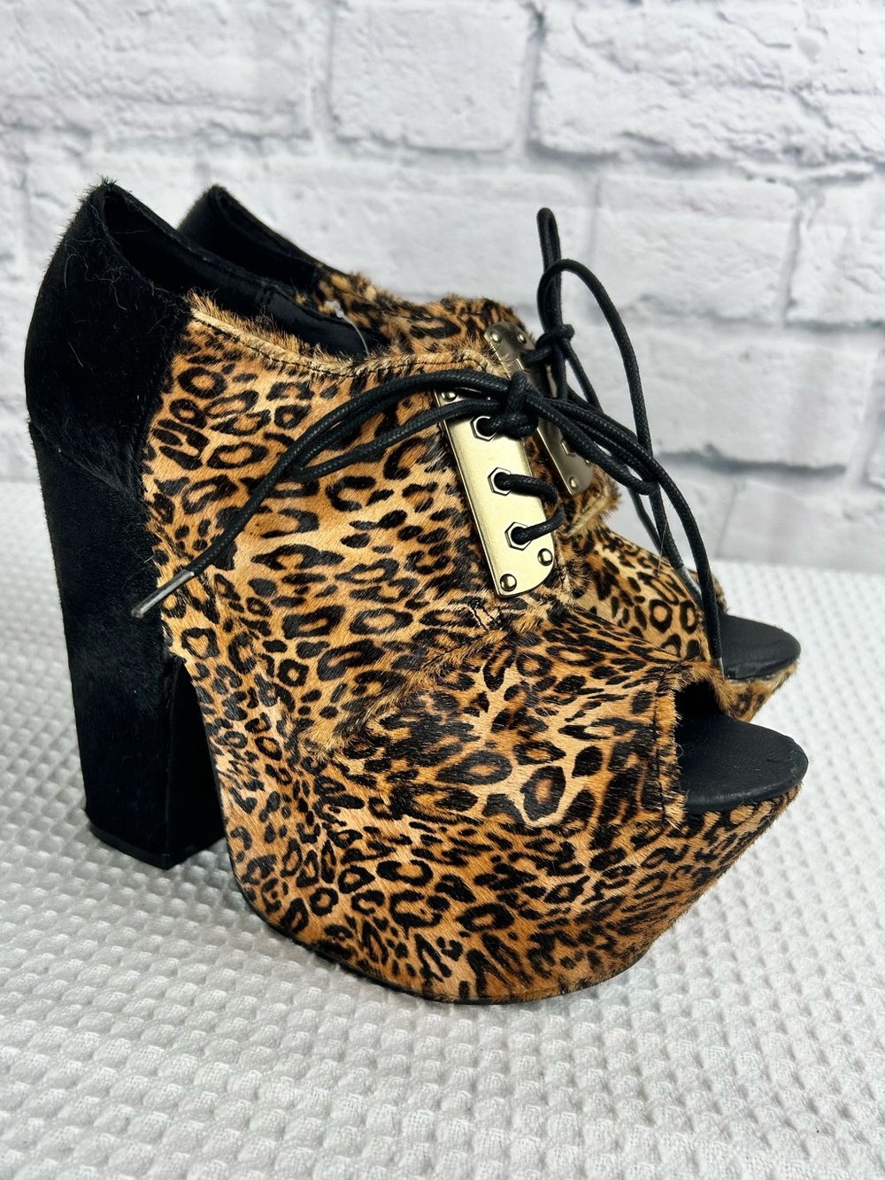Michael Antonio Platform Heels Calf Hair Size 7.5 Animal Print